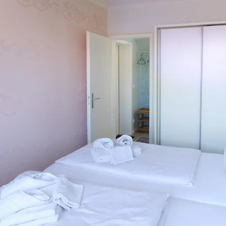 Schone Erdgeschosswohnung Am Ortsrand Von Appartamento *